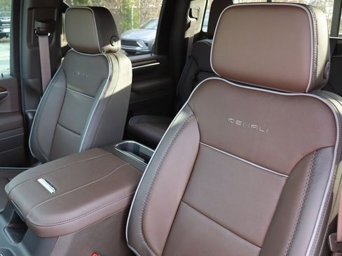 New 2026 GMC Sierra 2500 Denali w/ Denali Reserve Package image 15