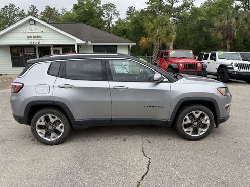 Used 2020 Jeep Compass Latitude FWD image 4