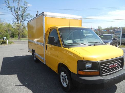 Used 2011 GMC Savana 3500 RWD image 6