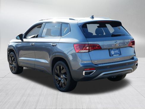 Certified 2023 Volkswagen Taos SE w/ Panoramic Sunroof Package image 5
