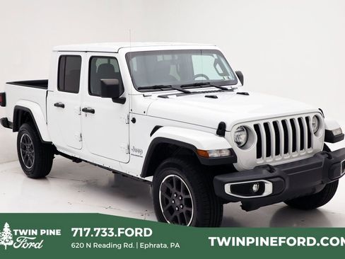 Used 2023 Jeep Gladiator Overland image 1