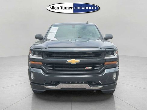Used 2018 Chevrolet Silverado 1500 LT w/ All Star Edition AWD/4WD image 2