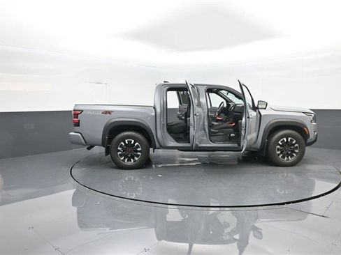 Used 2022 Nissan Frontier PRO-4X image 31