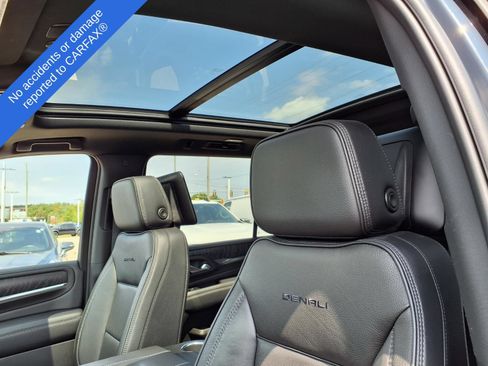 Used 2024 GMC Yukon XL Denali w/ Denali Reserve Package AWD/4WD image 21