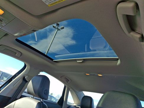 Used 2021 Volkswagen Jetta SE w/ SE Cold Weather Package image 14