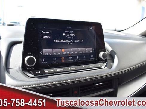 Used 2024 Nissan Rogue SV FWD image 33