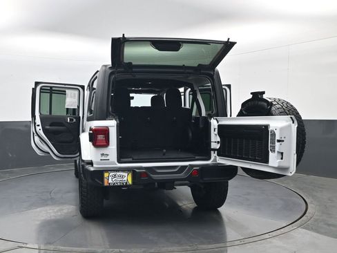 Used 2022 Jeep Wrangler Unlimited Sahara w/ Dual Top Group image 32