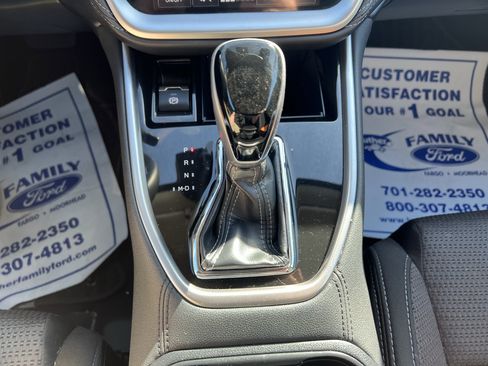 Used 2024 Subaru Outback Premium image 17