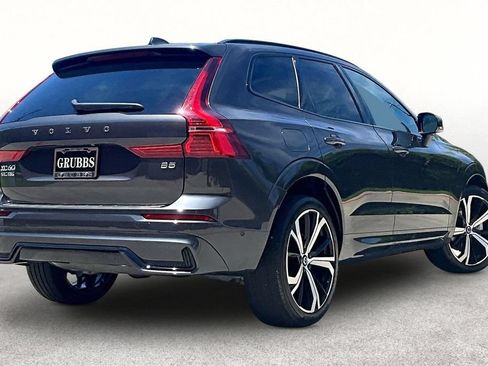 Used 2023 Volvo XC60 B5 Ultimate w/ Climate Package FWD image 2
