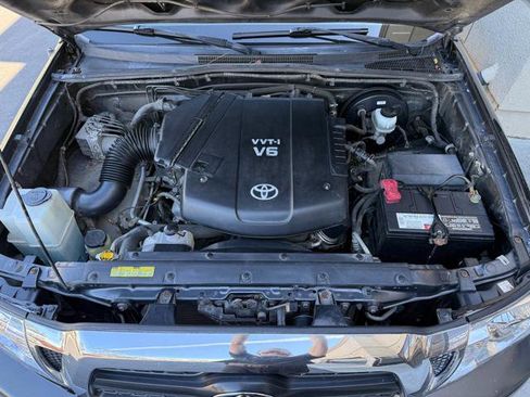 Used 2011 Toyota Tacoma PreRunner w/ SR5 Pkg #2 w/JBL Audio image 7