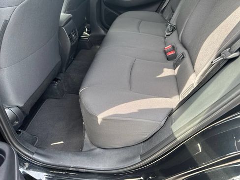 Used 2025 Toyota Corolla Cross LE AWD/4WD image 31
