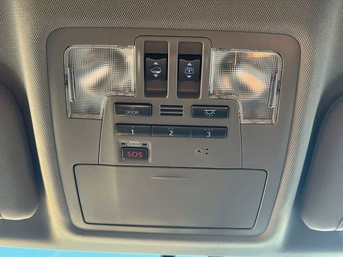 Used 2016 Toyota Highlander Limited image 29