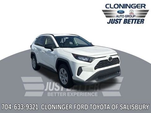 Used 2019 Toyota RAV4 LE image 1