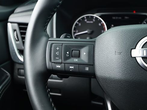 Used 2025 Nissan Rogue SV AWD/4WD image 13