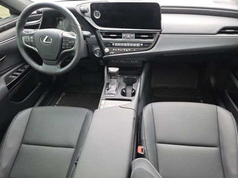 Certified 2025 Lexus ES 300h 300h image 18