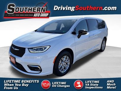 New 2026 Chrysler Pacifica Select