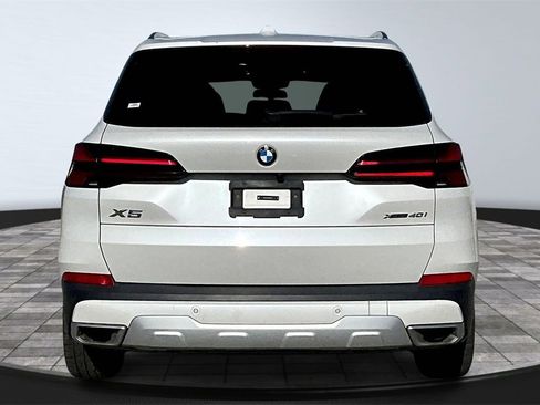 Used 2024 BMW X5 xDrive40i image 5