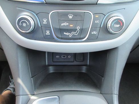 Certified 2024 Chevrolet Equinox LS w/ LS Convenience Package FWD image 27
