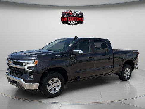 Used 2023 Chevrolet Silverado 1500 LT AWD/4WD image 3
