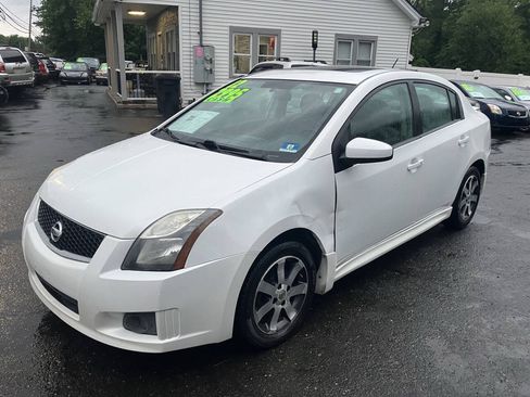 Used 2012 Nissan Sentra 2.0 SR w/ Special Edition Pkg FWD image 2