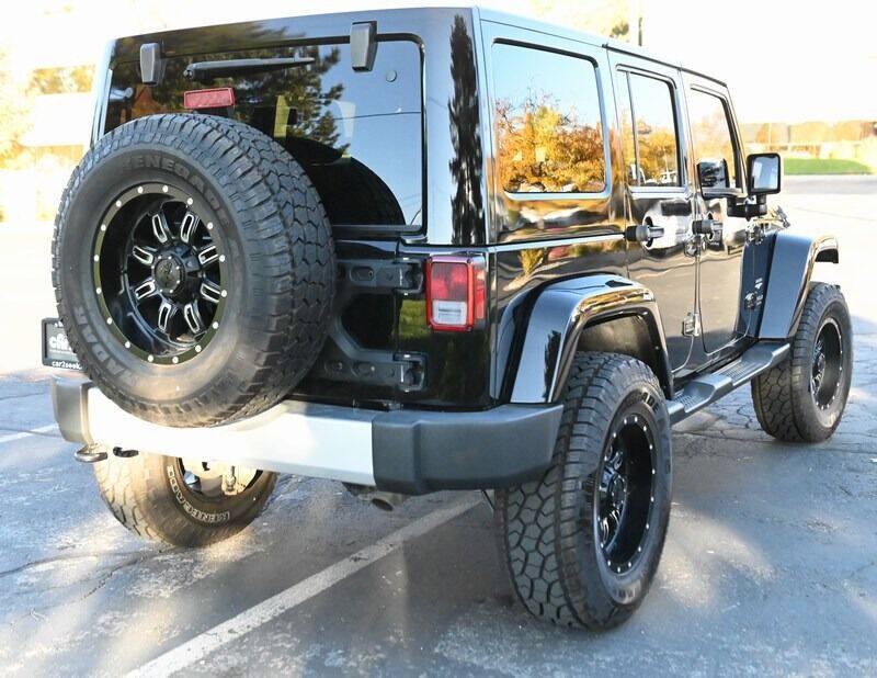 Used 2015 Jeep Wrangler Unlimited Sahara w/ Dual Top Group AWD/4WD image 11