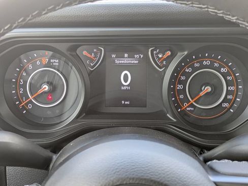 New 2025 Jeep Gladiator Sport AWD/4WD image 24