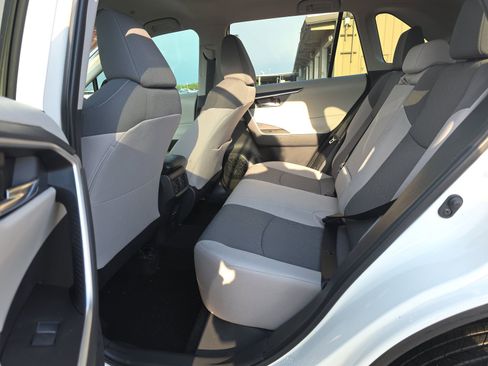Used 2024 Toyota RAV4 XLE image 18