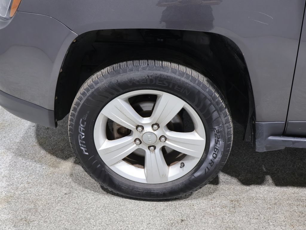 Used 2016 Jeep Compass Latitude AWD/4WD image 7