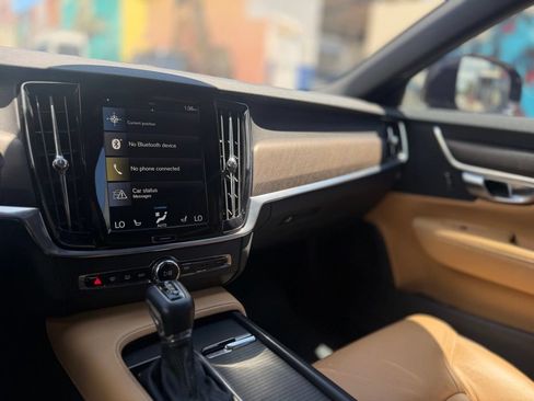 Used 2018 Volvo V90 T5 Cross Country w/ Convenience Package AWD/4WD image 20