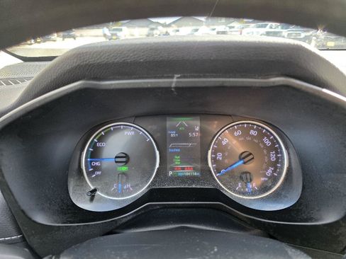Used 2019 Toyota RAV4 LE w/ Carpet Mat Package AWD/4WD image 13