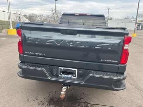Used 2020 Chevrolet Silverado 1500 Custom w/ Custom Value Package AWD/4WD image 6