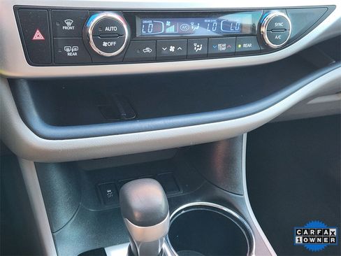 Used 2019 Toyota Highlander LE image 21