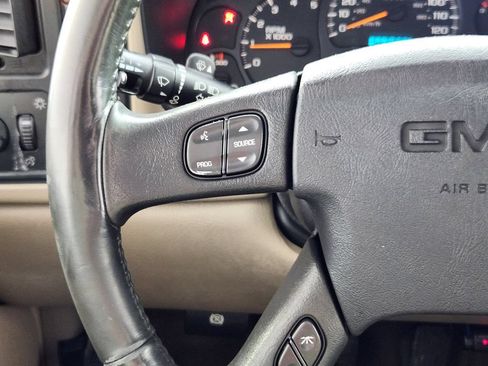 Used 2004 GMC Sierra 2500 SLT w/ Heavy-Duty Power Package AWD/4WD image 18