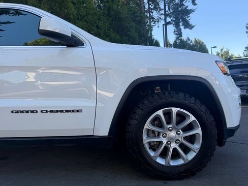 Used 2021 Jeep Grand Cherokee Laredo X AWD/4WD image 2