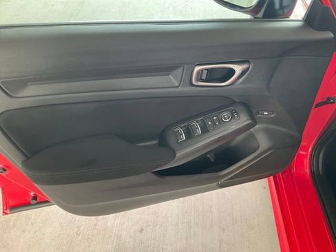 Used 2023 Honda Civic Sport image 4