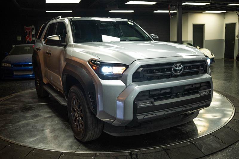 Used 2025 Toyota 4Runner SR5 AWD/4WD image 5