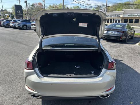 Used 2019 Lexus ES 350 w/ Accessory Package image 13