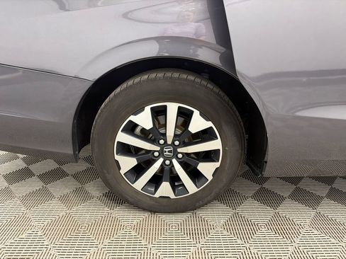 Used 2025 Honda Odyssey EX-L image 18