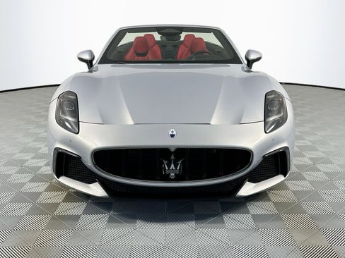 New 2026 Maserati GranCabrio Trofeo image 2
