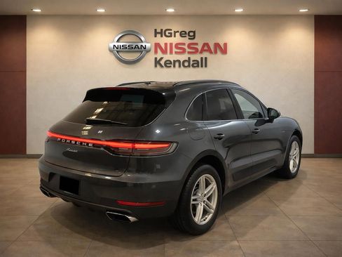 Used 2022 Porsche Macan AWD/4WD image 4