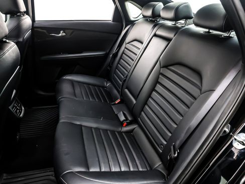 Used 2023 Kia Forte GT-Line w/ GT-Line Premium Package image 9