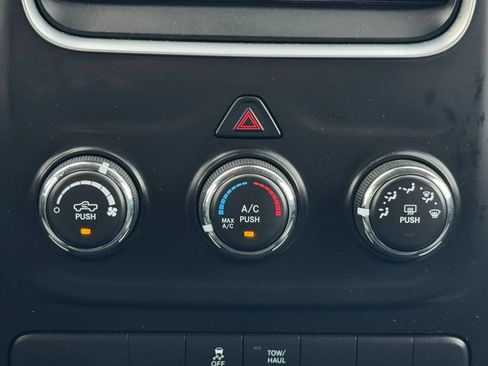 Used 2015 RAM 1500 ST w/ SXT Appearance Group AWD/4WD image 25