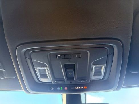 Used 2021 GMC Sierra 1500 AT4 w/ AT4 Value Package AWD/4WD image 11