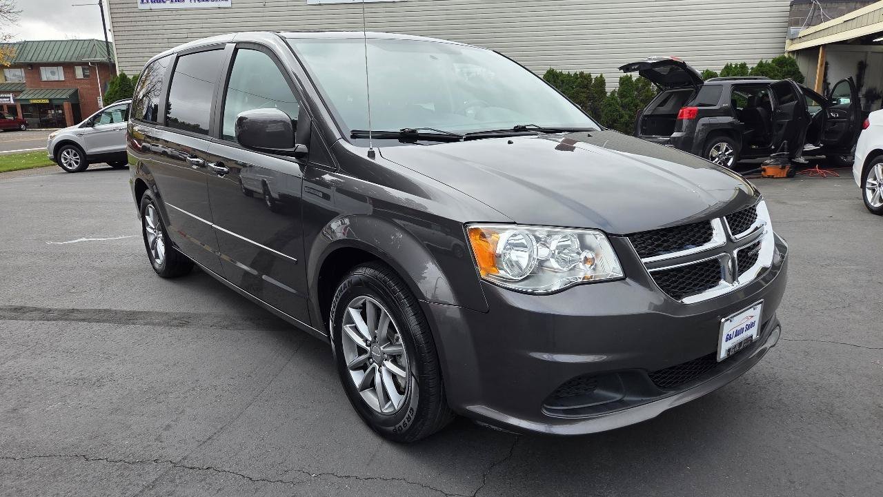 Used 2016 Dodge Grand Caravan SE FWD image 5