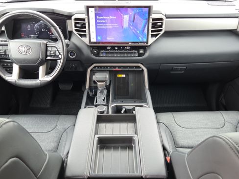 Used 2024 Toyota Tundra Limited AWD/4WD image 18