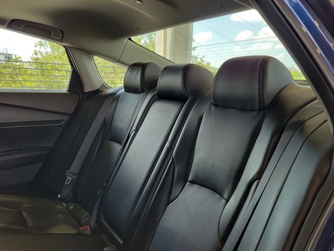 Used 2023 Honda Accord Touring image 9