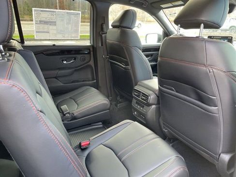 New 2025 Honda Pilot TrailSport image 13