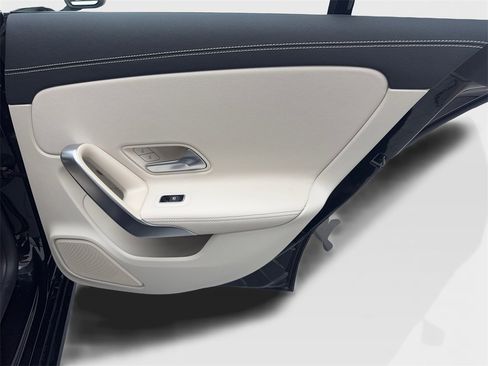 Used 2022 Mercedes-Benz CLA 250 CLA 250 image 41