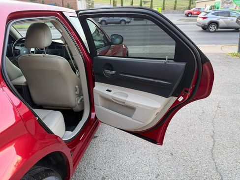 Used 2005 Dodge Magnum R/T RWD image 18