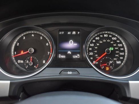 Used 2021 Volkswagen Atlas Cross Sport SE w/ Panoramic Sunroof Package image 27